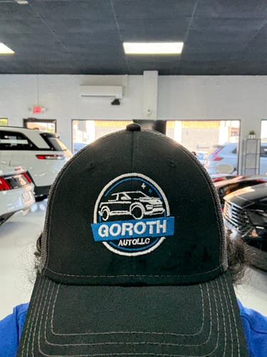 Francisco R. review of [12 Pack] Embroidered Trucker Hats image 1 out of 1